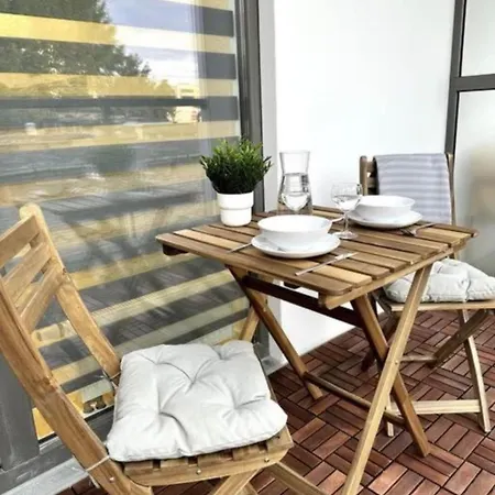 Apartment Brand New Ozo Life 2 *